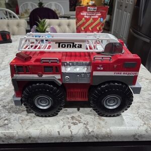2013 Tonka Red Fire Rescue Truck Toy